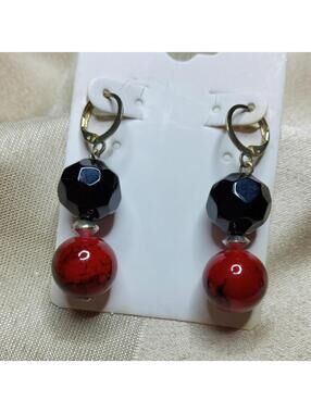 V Glass Molted Earrings